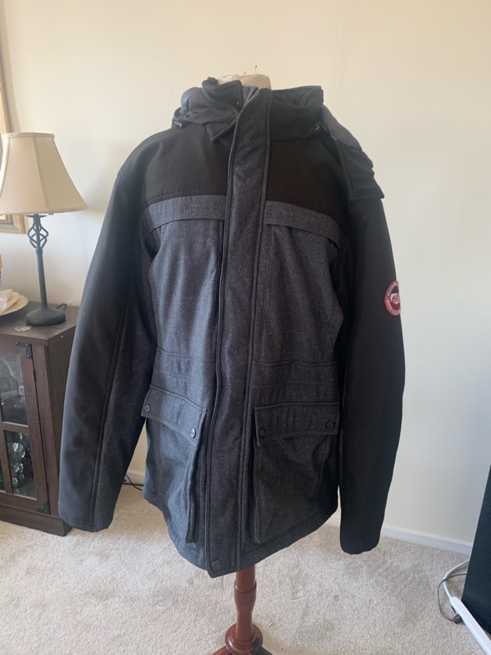 ANTARCTIC ADVENTURES EXPEDITION 
Men's Two-Tone Black & Charcoal Jacket